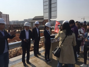 南昌市委宣传部等20多家媒体到七里岗项目举行采访_乐盈VI官网