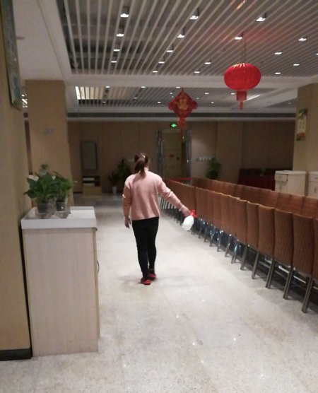 集团纪委派驻纪检组督查城投大厦食堂疫情防控事情_乐盈VI官网