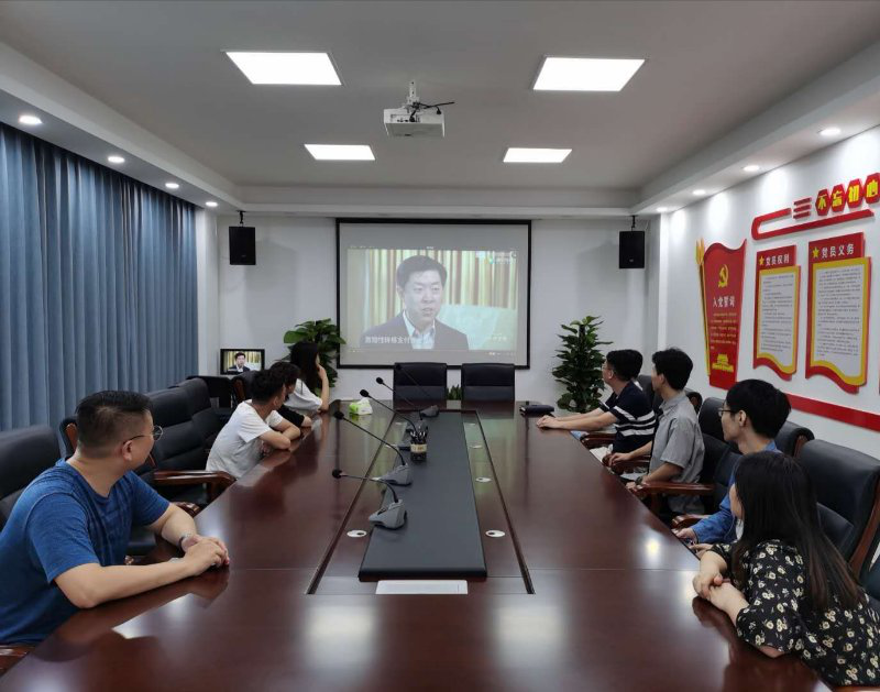 运管公司组织党员寓目警示教育片_乐盈VI官网