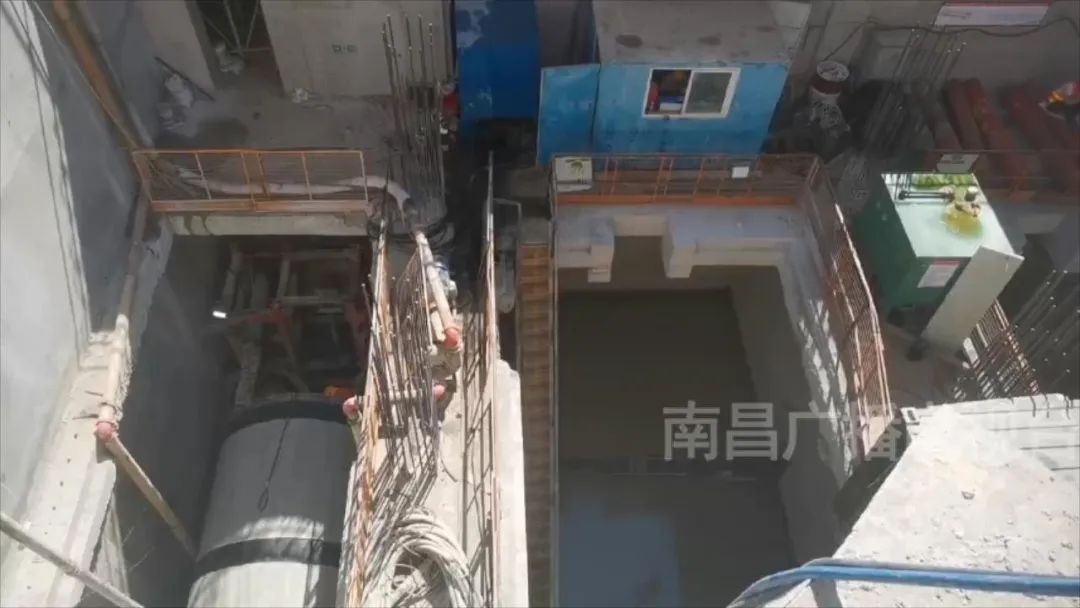 国庆假期不歇工 丹霞大道节点性工程稳步推进_乐盈VI官网