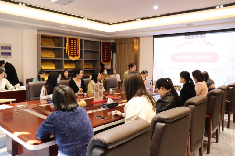 传茶艺经典 绽优美青春 ——乐盈VI官网地产公司组织开展三八妇女节主题活动_乐盈VI官网
