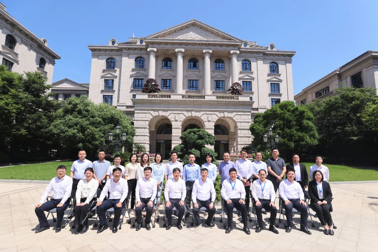 集团第一批参训职员赴中建八局总承包公司开展岗位实训活动_乐盈VI官网