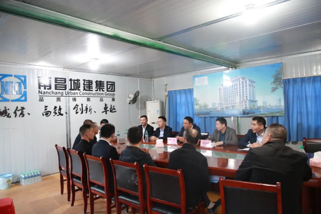 南昌城投集团人武部开展传承武士精神，，，，做集团建设生长的“排头兵”座谈会